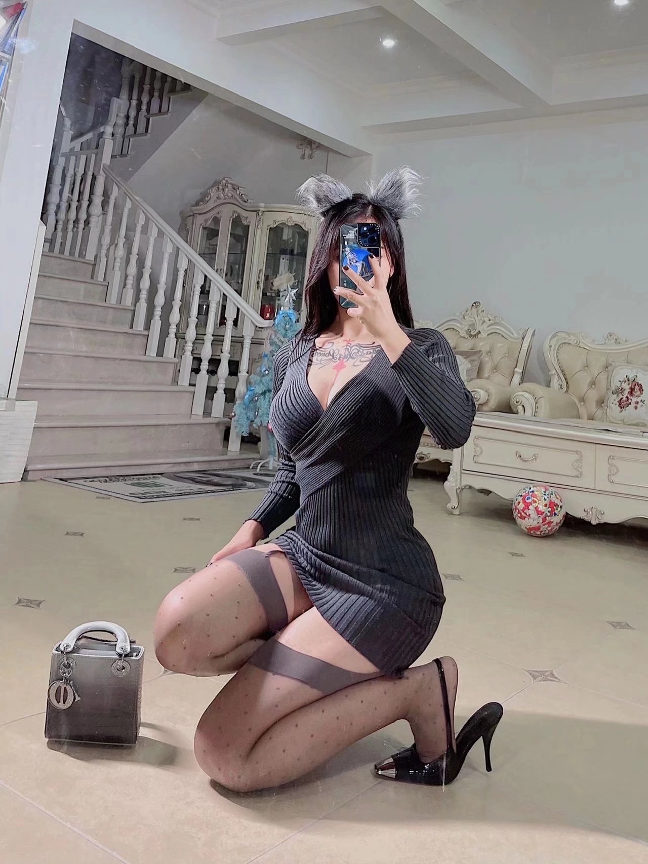 张贺玉翘臀杨柳腰风情写真