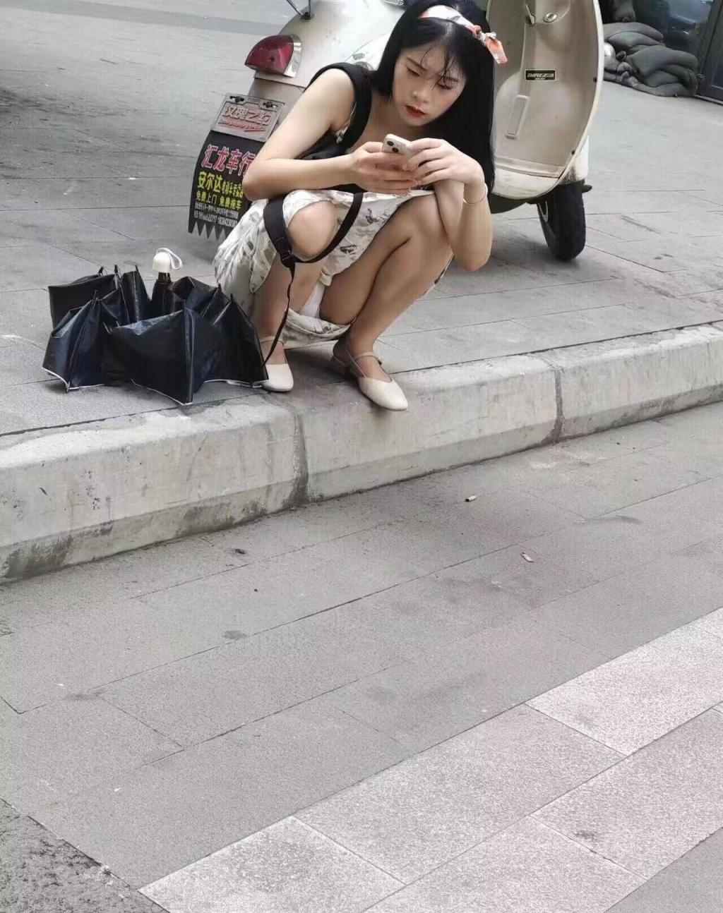 美女走光[90P]