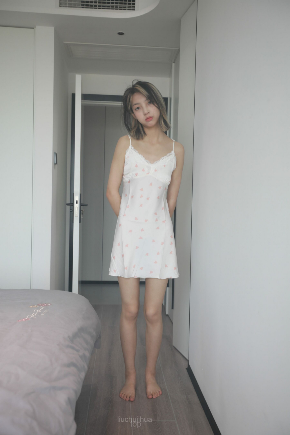 诱人排骨妹子