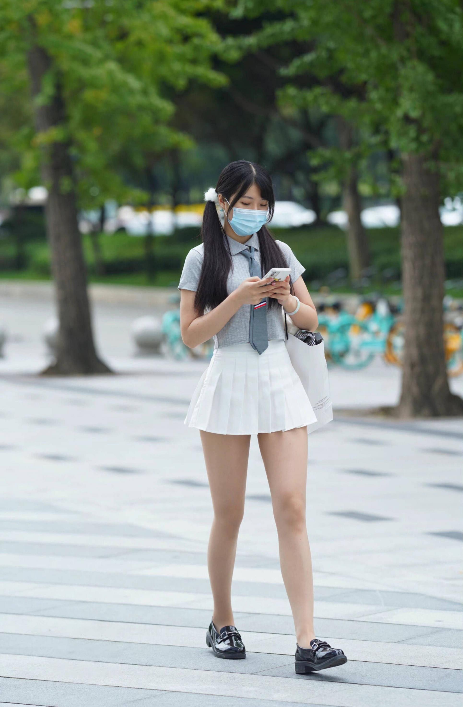 妹子真开放  一般男人可能驾驭不了