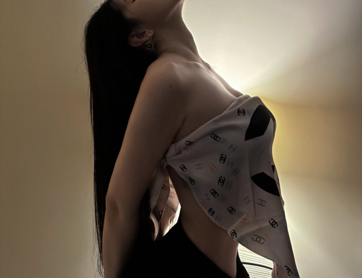 醉美是少妇的翘臀和酥胸