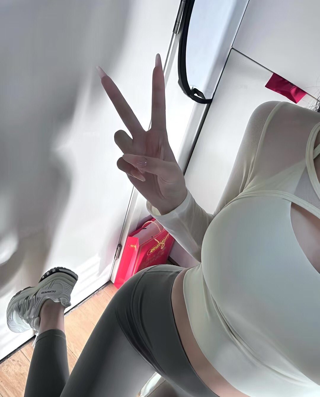 醉美是少妇的翘臀和酥胸