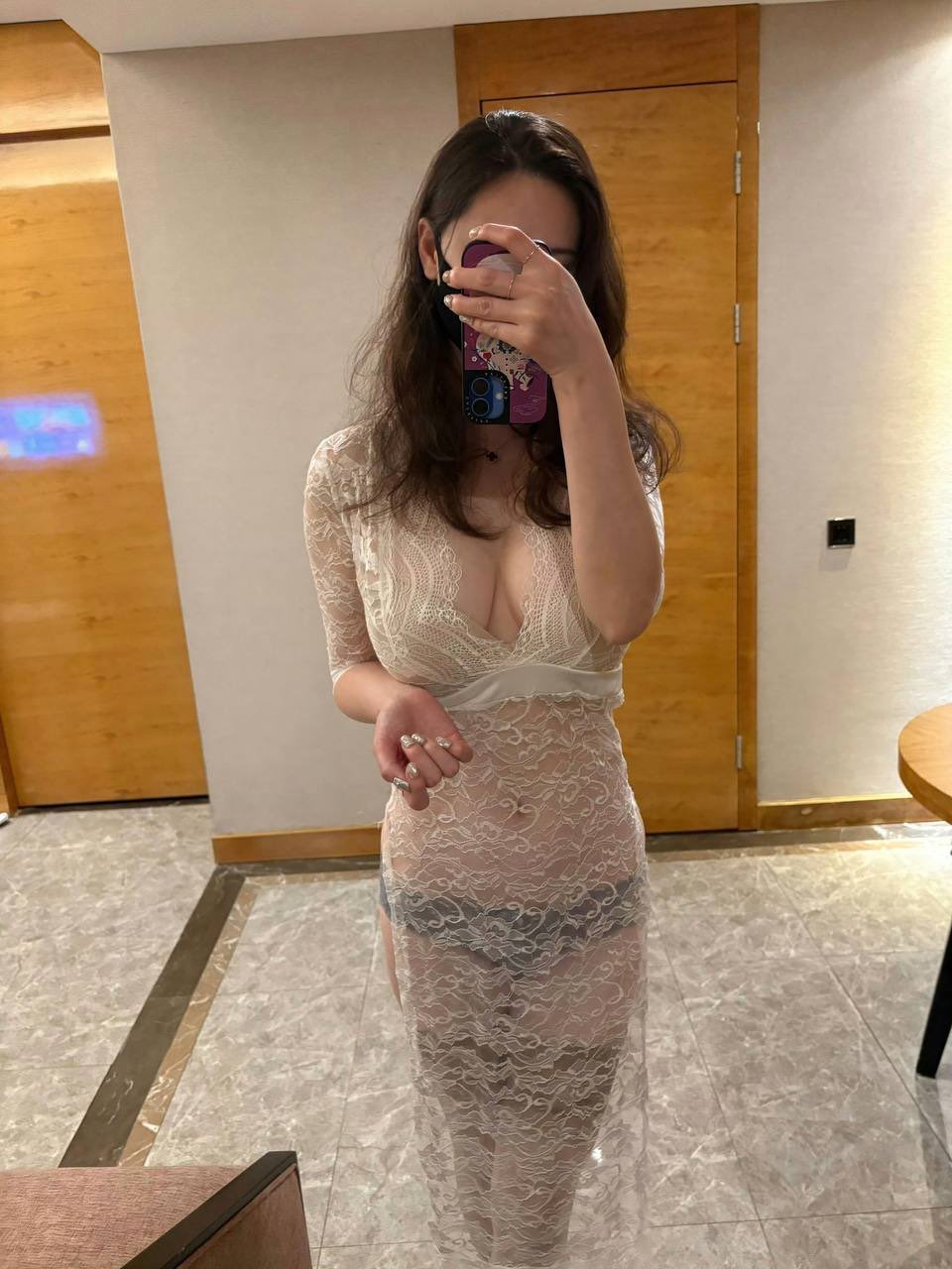醉美是少妇的翘臀和酥胸