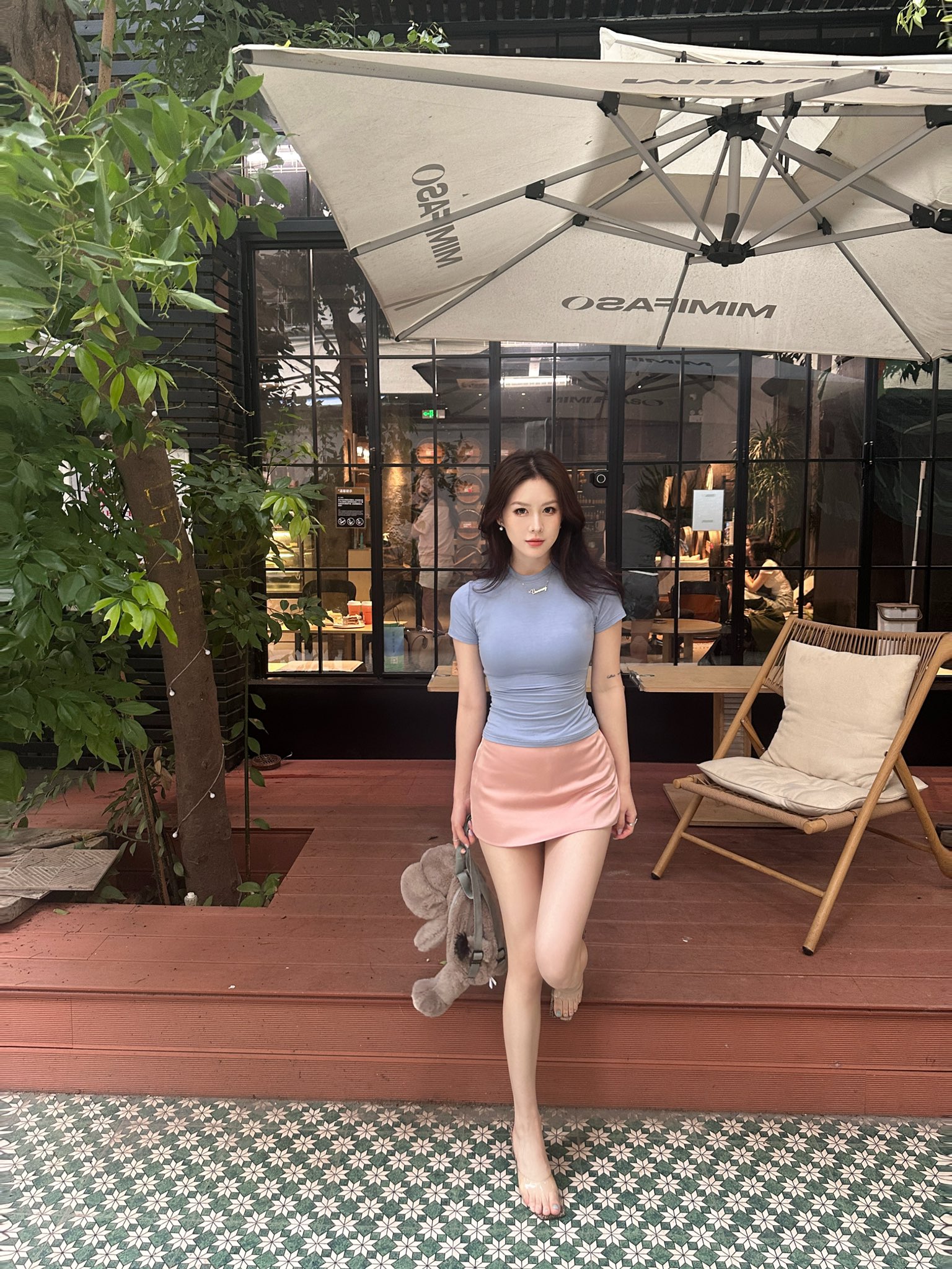 醉美是少妇的翘臀和酥胸