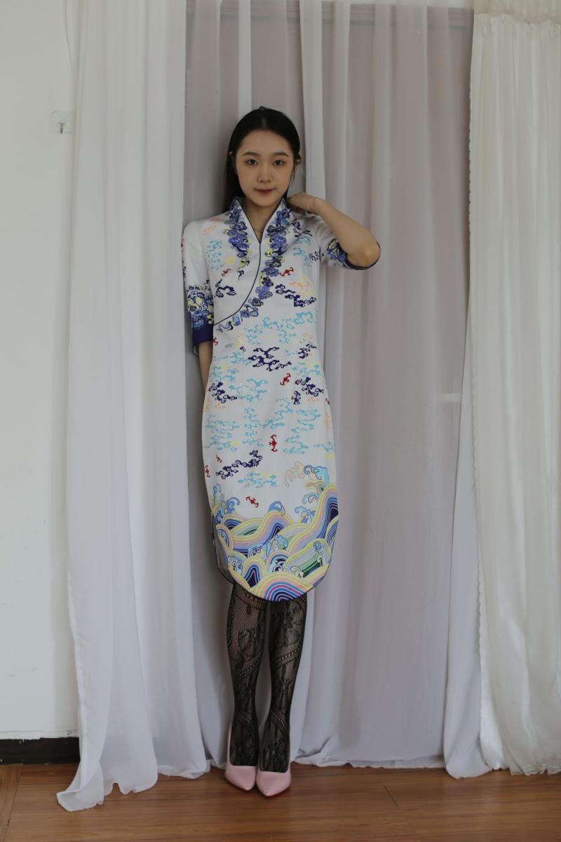 超极品美腿加白嫩奶子