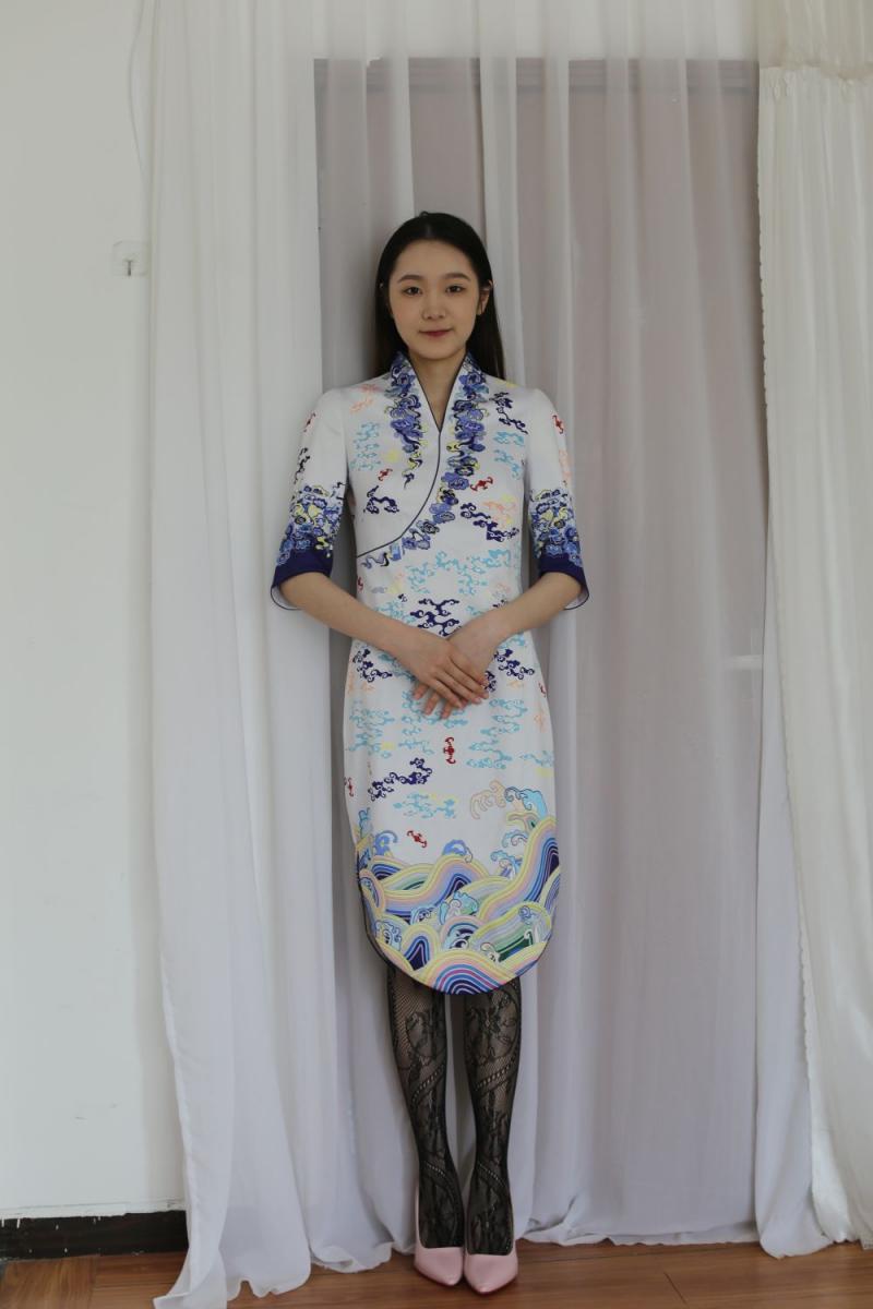 超极品美腿加白嫩奶子