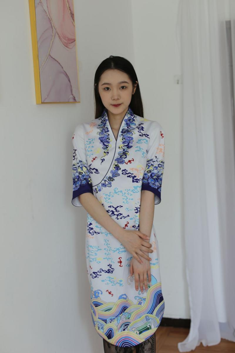 超极品美腿加白嫩奶子