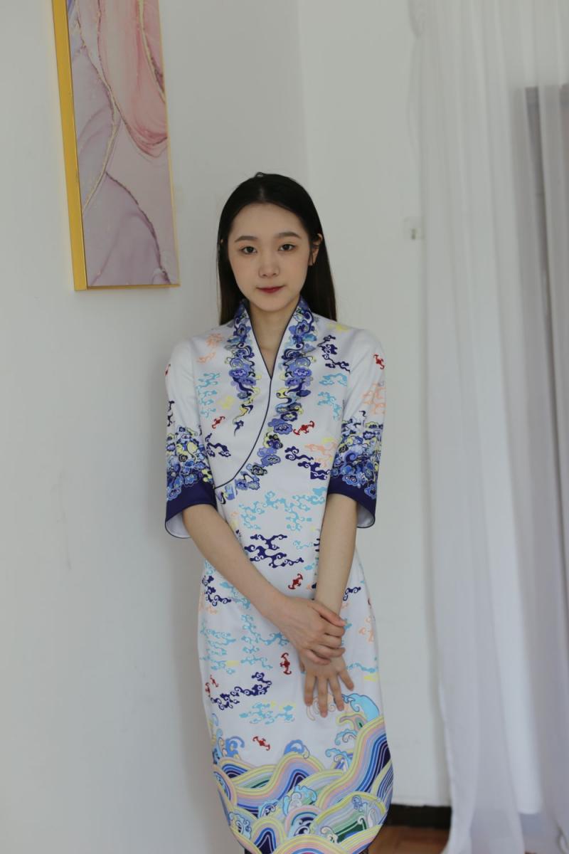 超极品美腿加白嫩奶子
