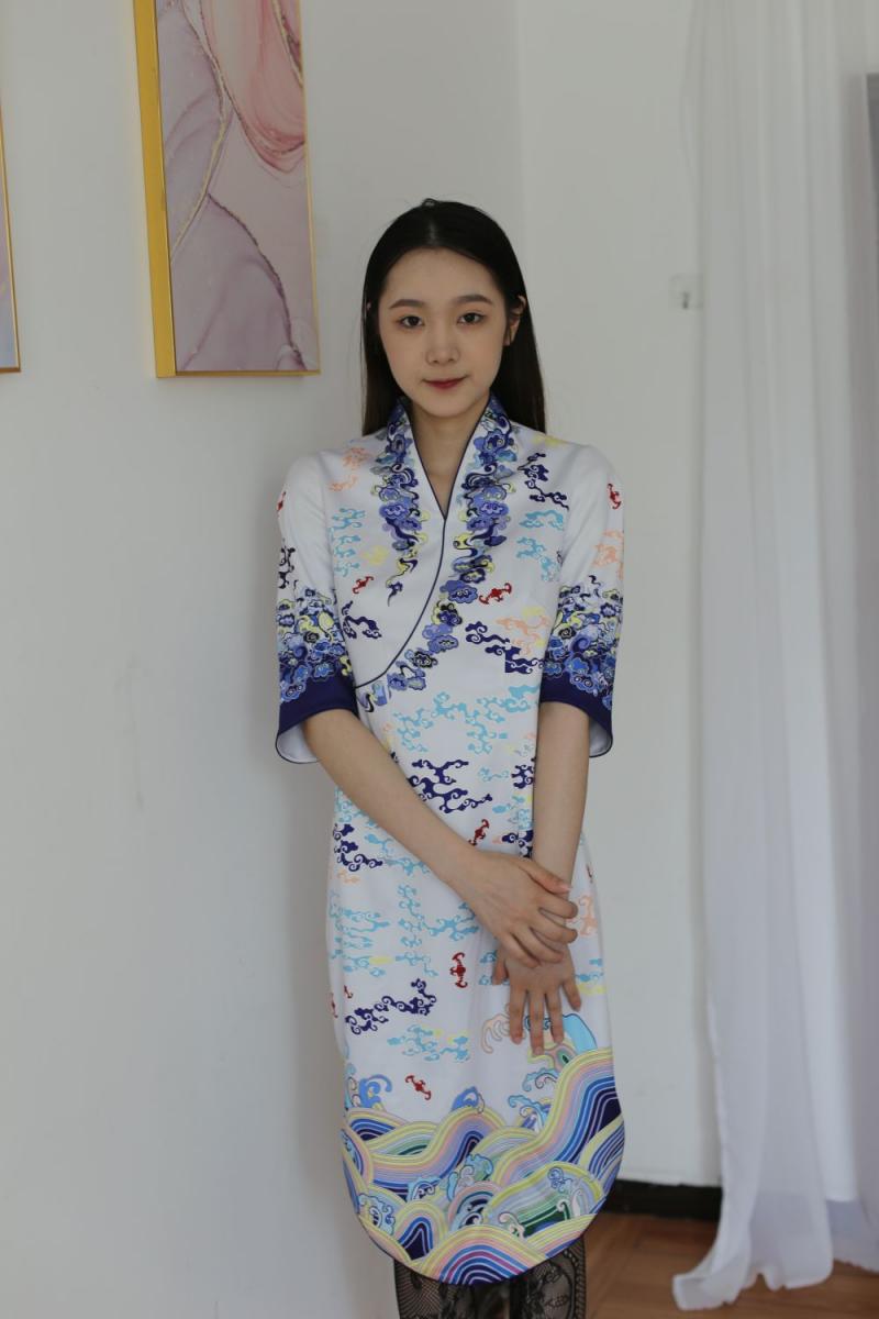 超极品美腿加白嫩奶子