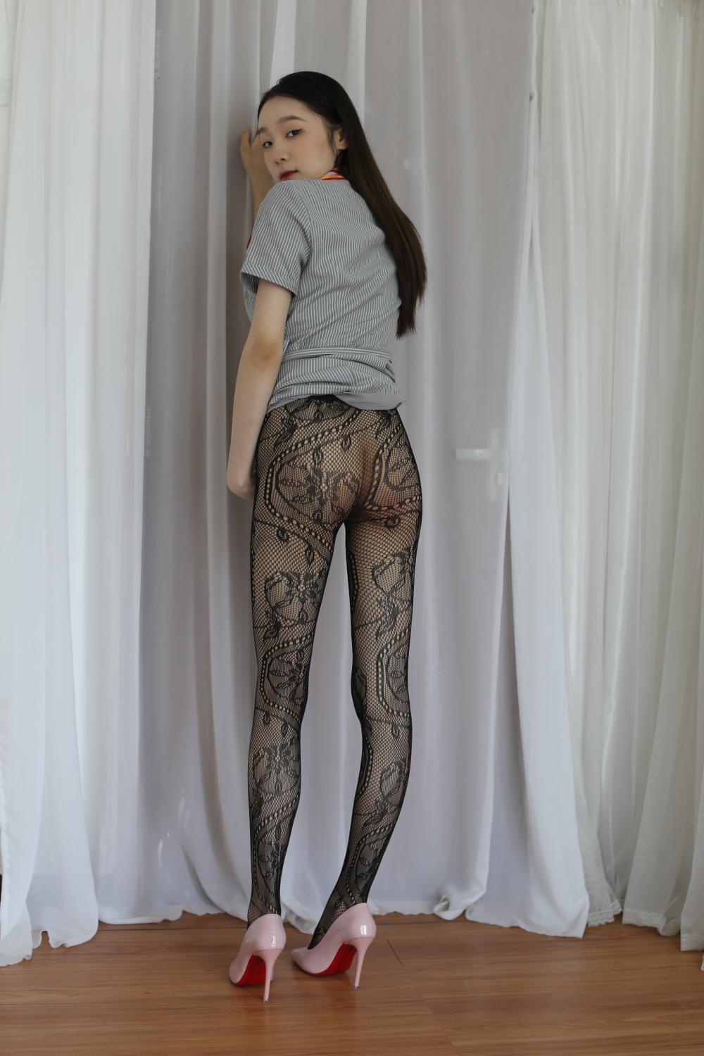气质女神绝美丝袜美腿