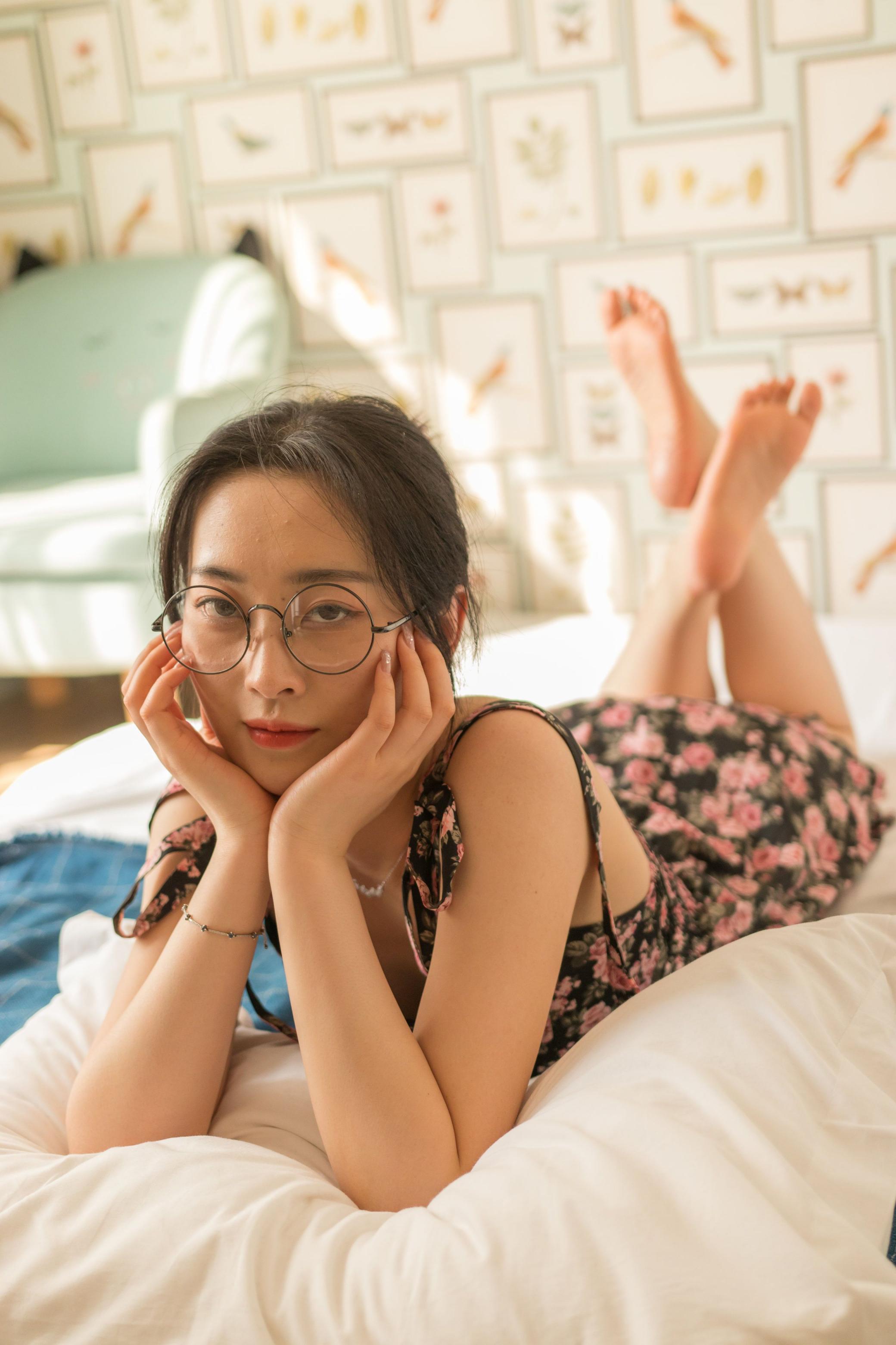 超诱人的碎花裙小姐姐