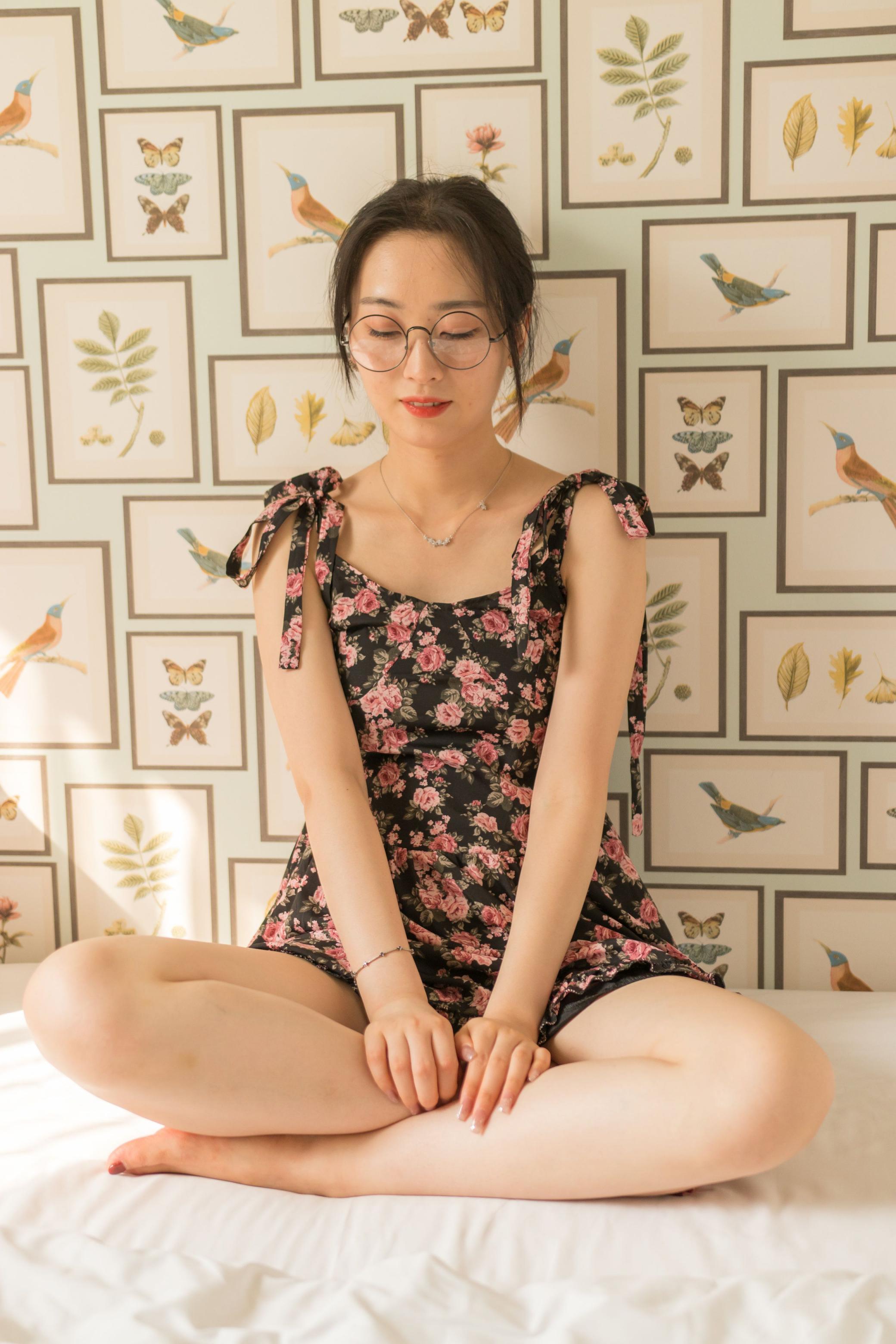 超诱人的碎花裙小姐姐