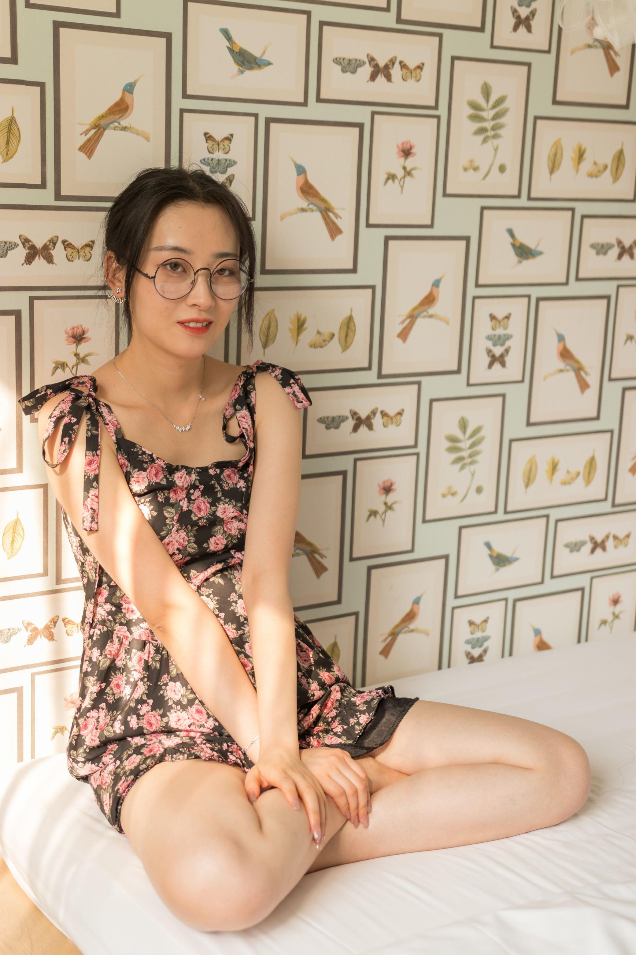 超诱人的碎花裙小姐姐
