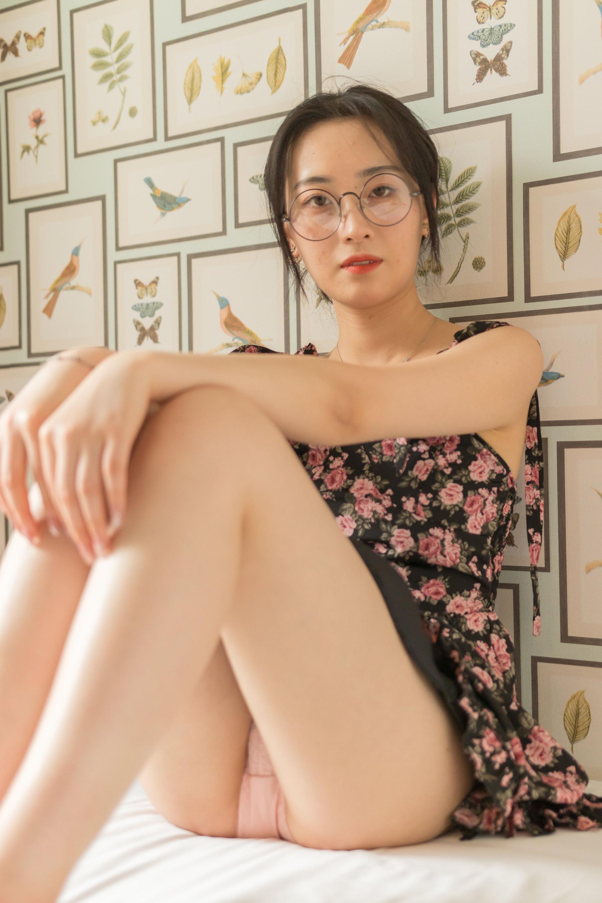 超诱人的碎花裙小姐姐