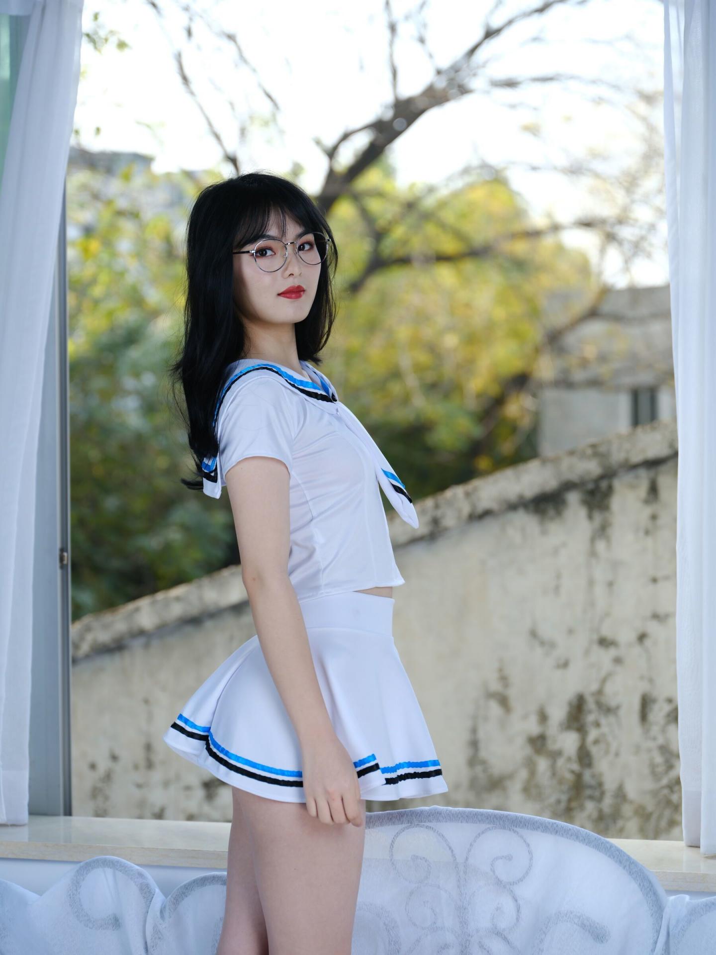 风骚且清纯的JK眼镜娘