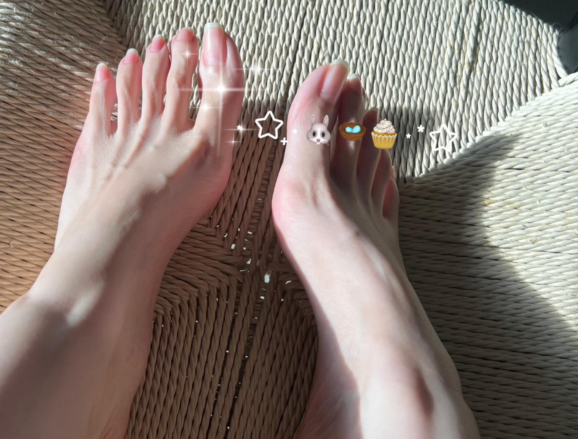 细细脚踝，软嫩白皙的玉足，是不是你的菜