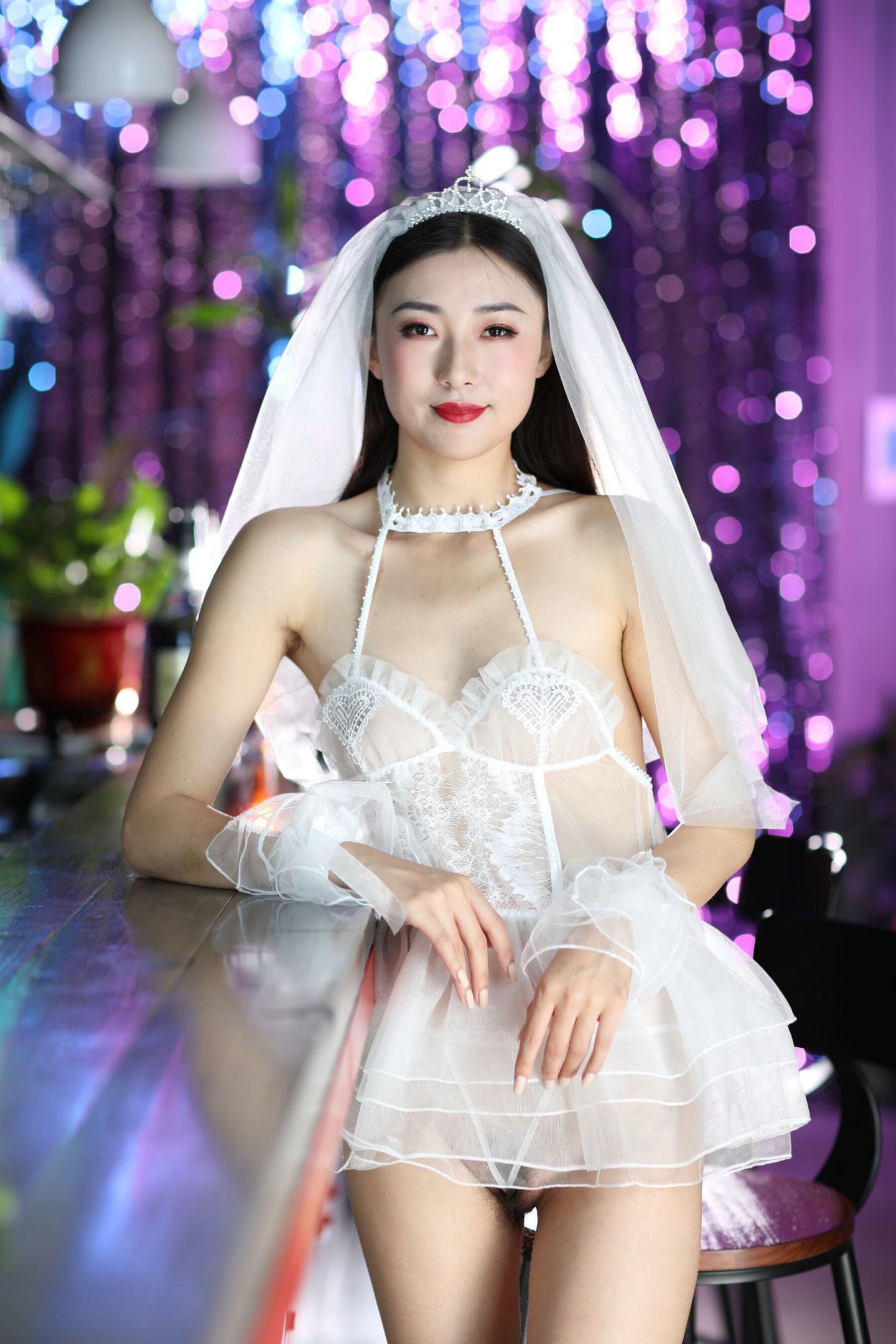 情趣白纱与极品骚妹子真是配