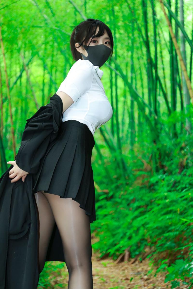 极品野外油亮丝袜妹子