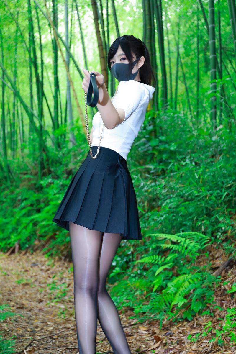 极品野外油亮丝袜妹子
