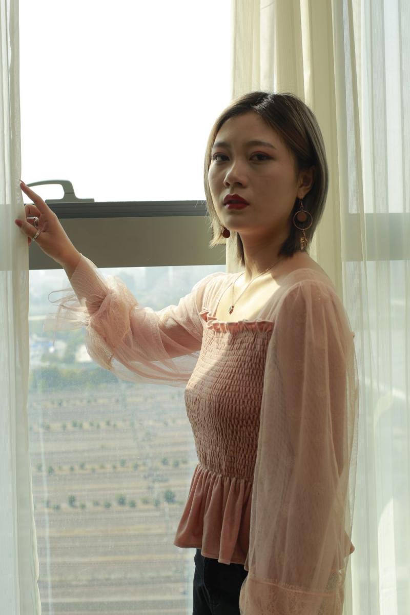 良家衣服脱掉衣服漏出奶子