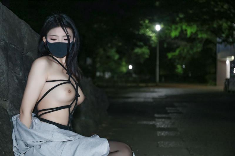 夜晚野外诱人的黑丝