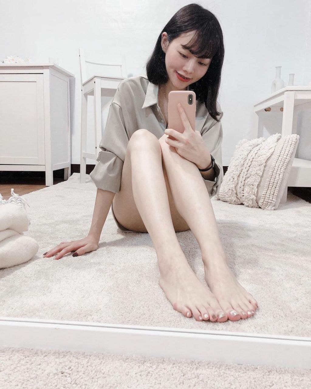 这样的美足 真想放在嘴里吸个不停
