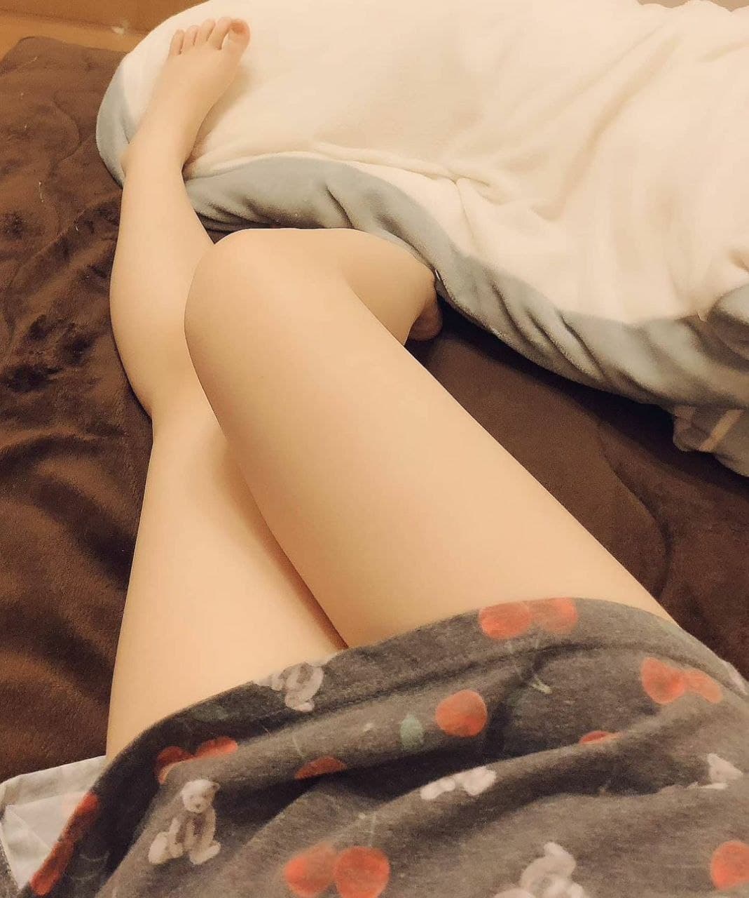这样的美足 真想放在嘴里吸个不停