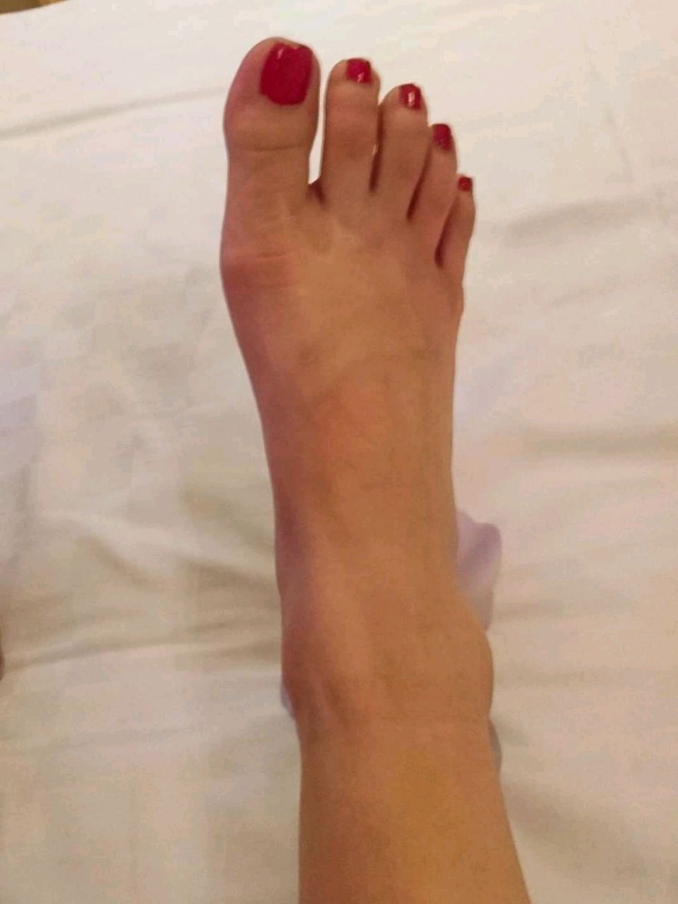 这样的美足 真想放在嘴里吸个不停