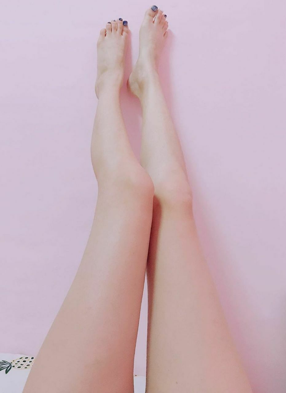 这样的美足 真想放在嘴里吸个不停