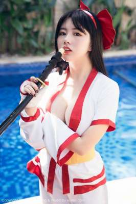 飞机上偶遇的美艳少妇