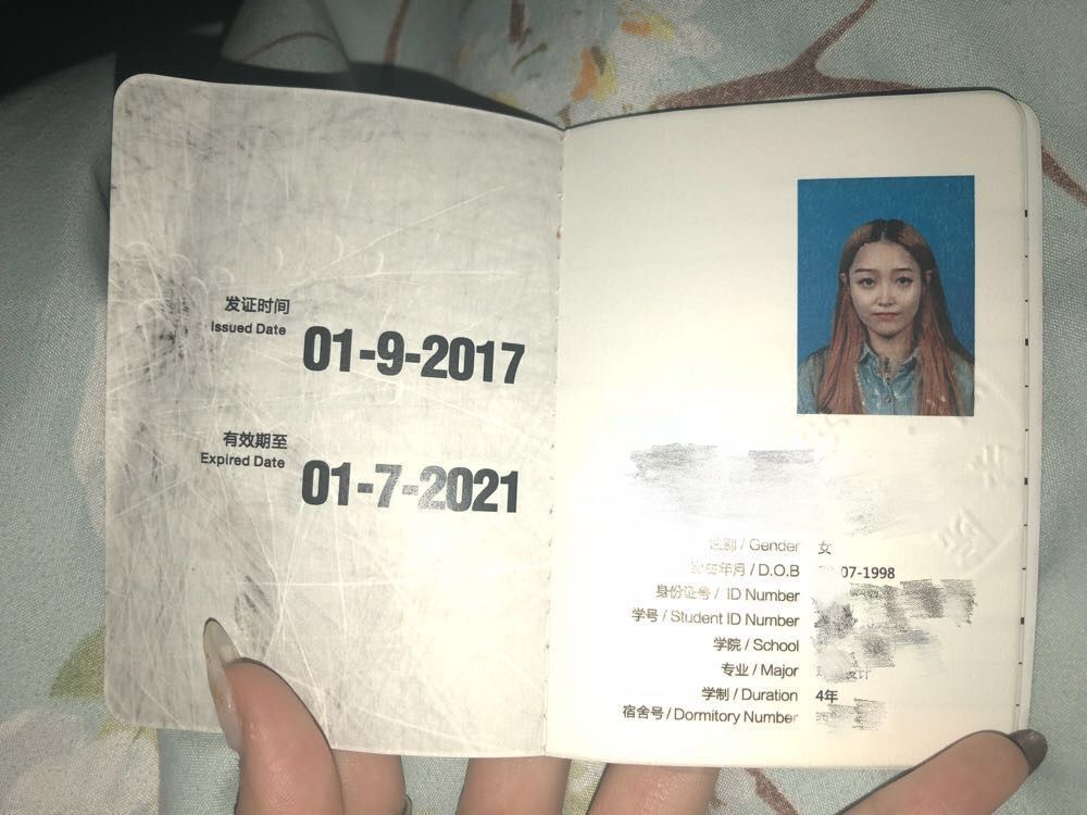 98年如假包换学生妹，露脸自拍