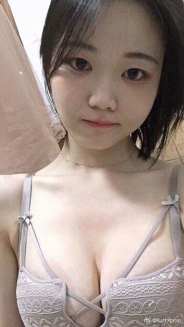 怕反差婊有文化，就怕反差婊戴眼镜