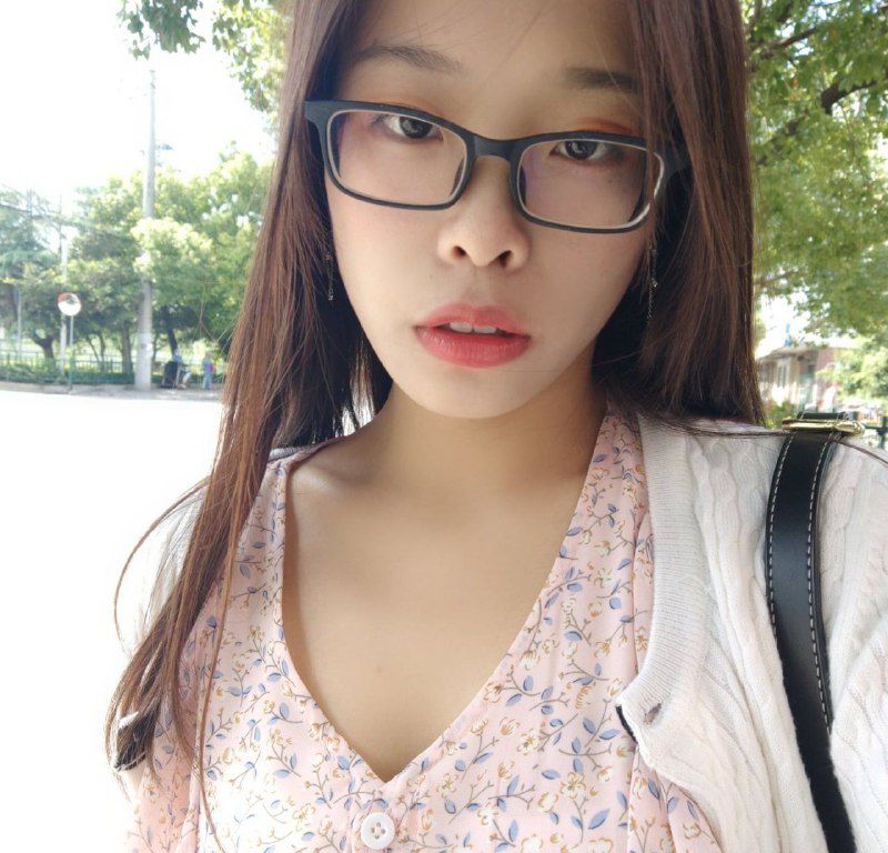 怕反差婊有文化，就怕反差婊戴眼镜