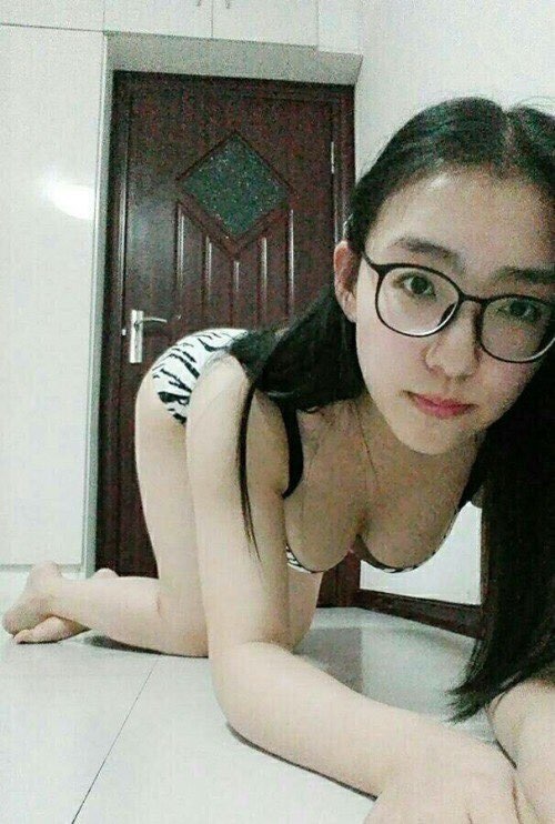 怕反差婊有文化，就怕反差婊戴眼镜