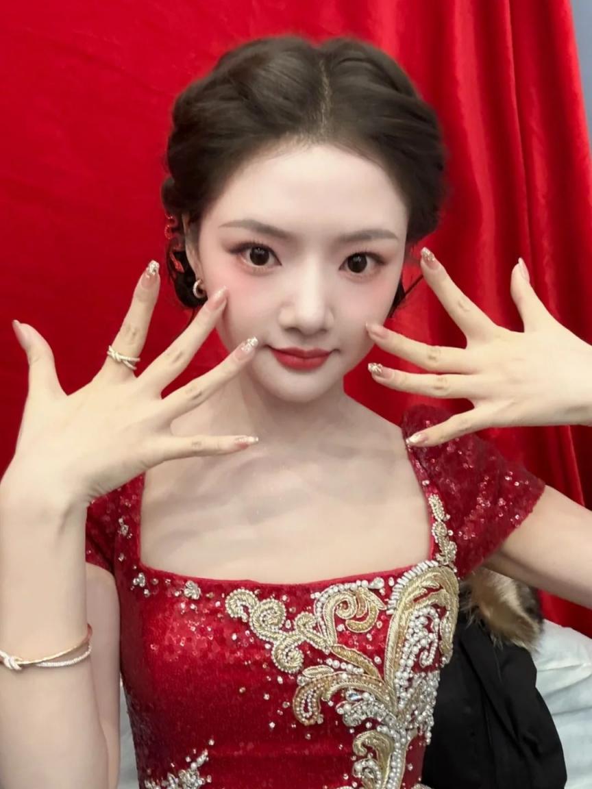 清纯美女姐姐[28P]