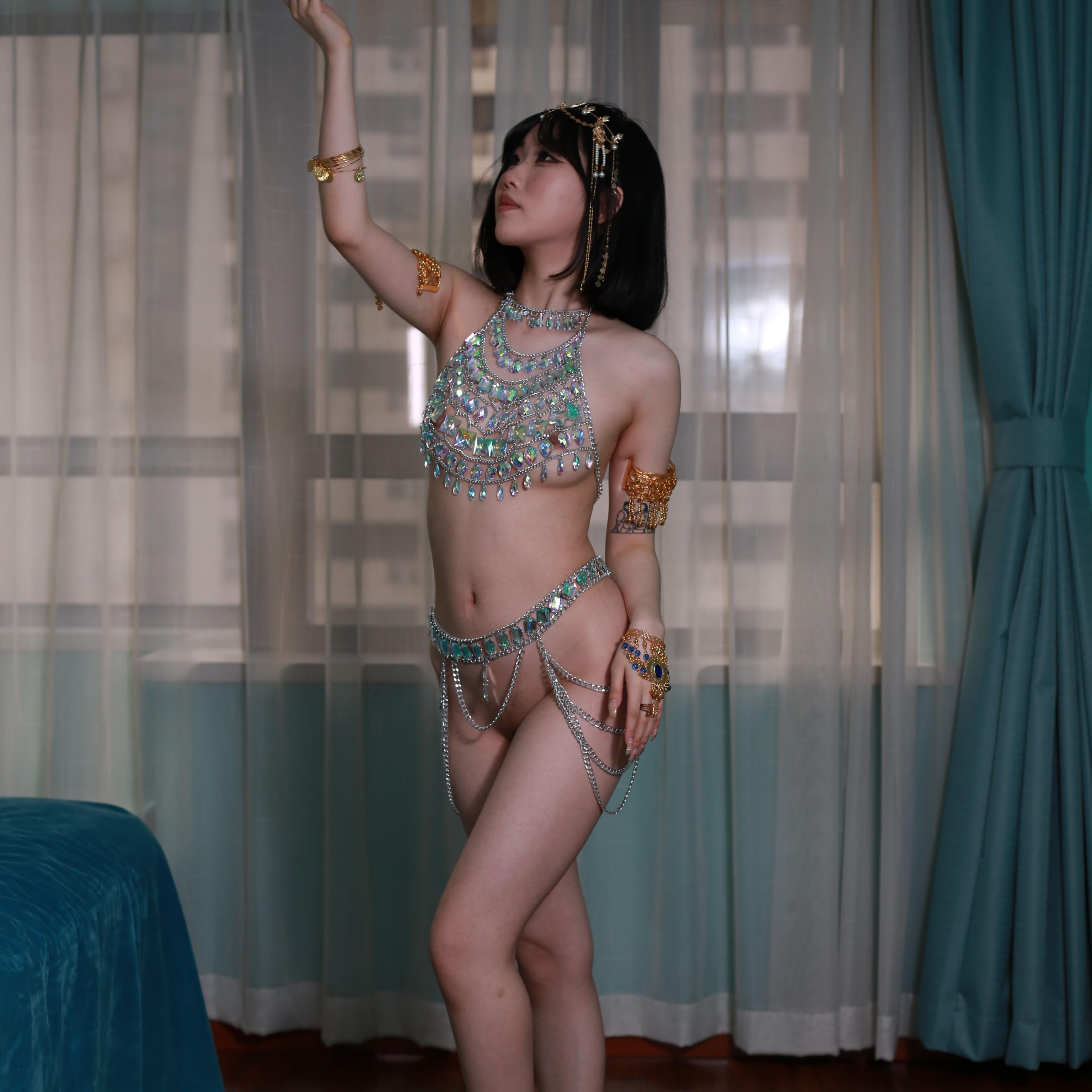 体态优美曼妙多姿
