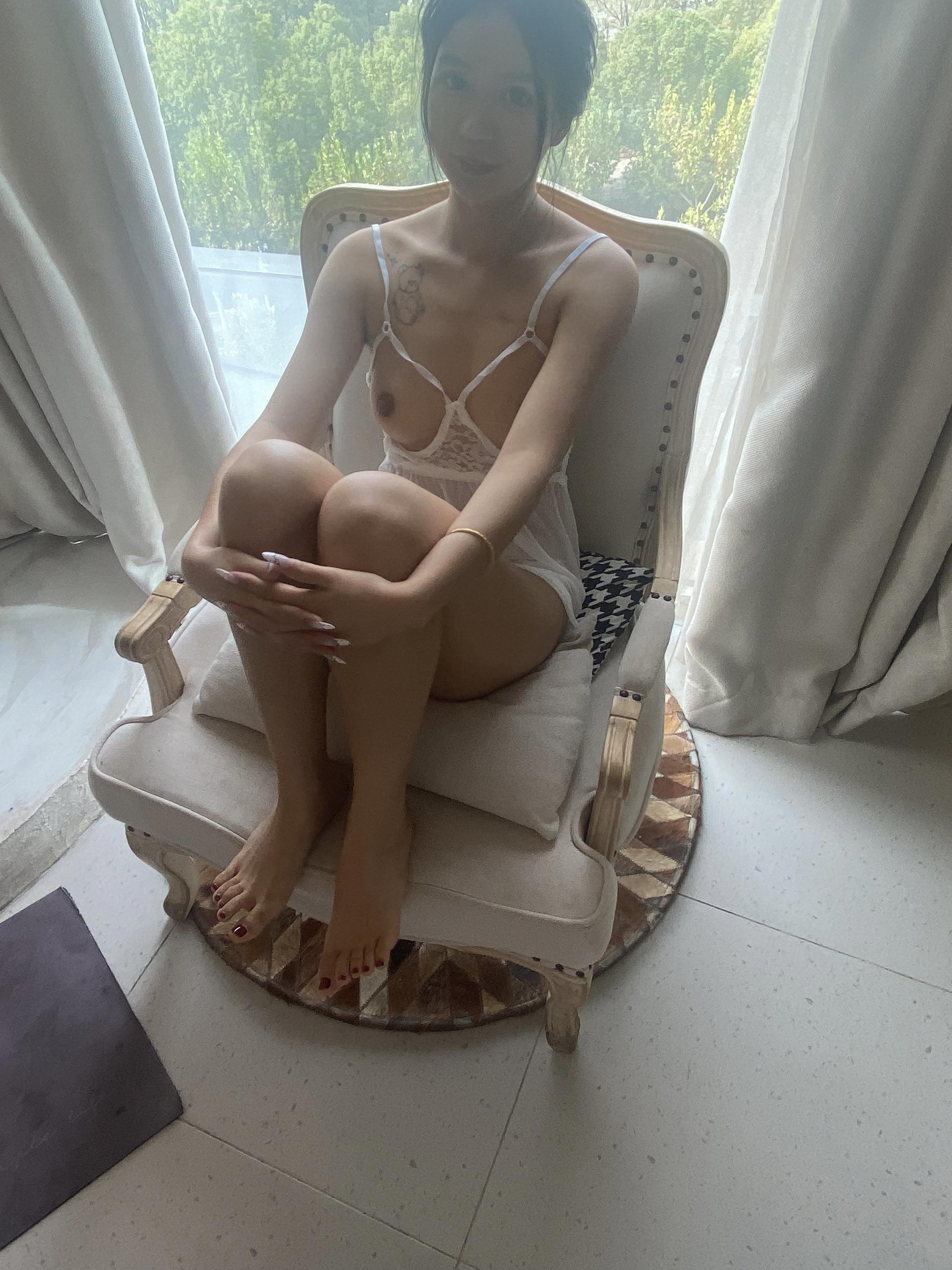 良家大屁股妹子看上去是自愿的