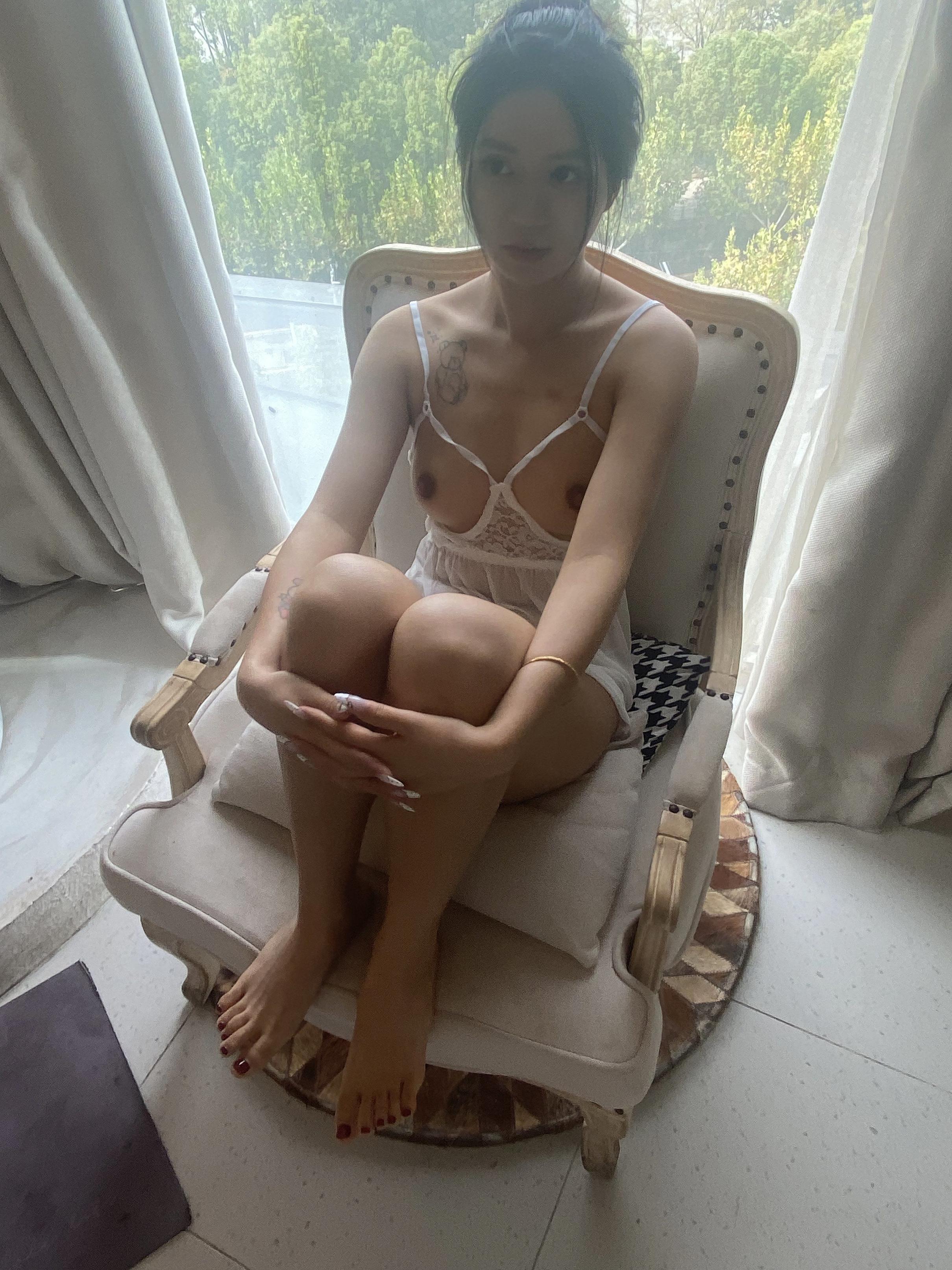 良家大屁股妹子看上去是自愿的