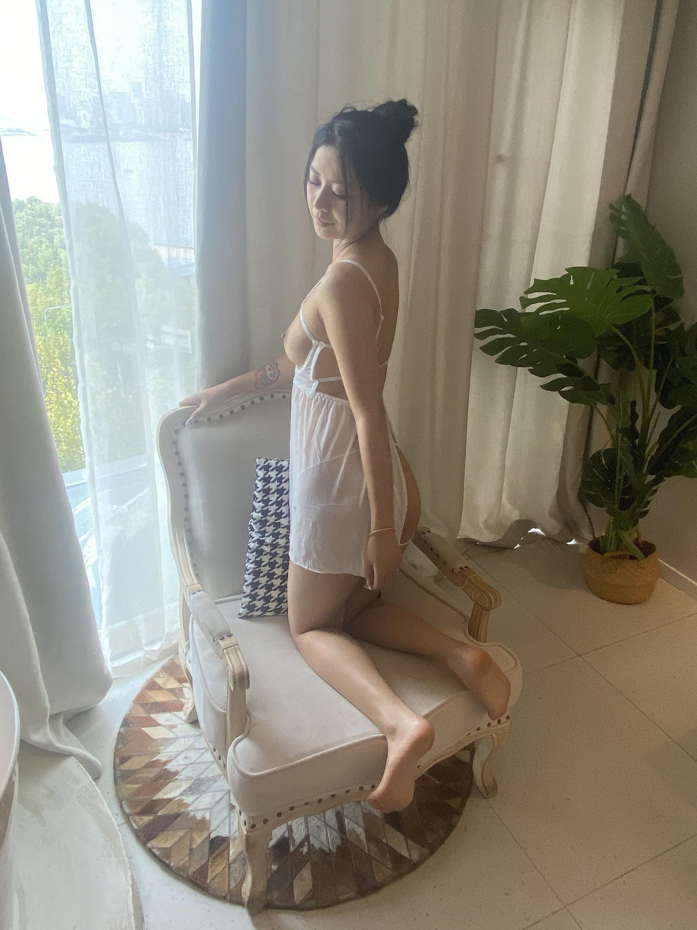 良家大屁股妹子看上去是自愿的
