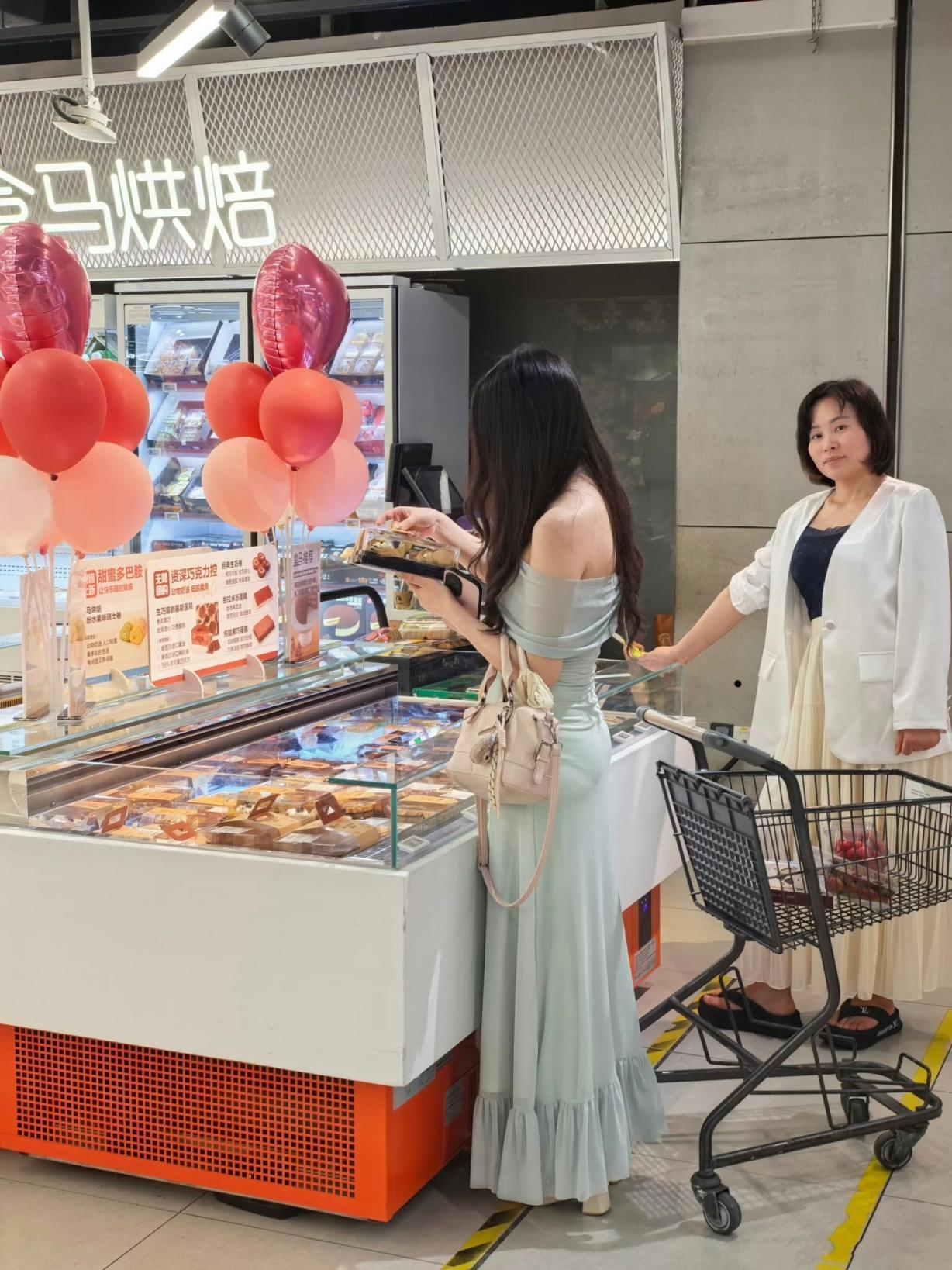 街上那些骚气包臀长裙少妇们