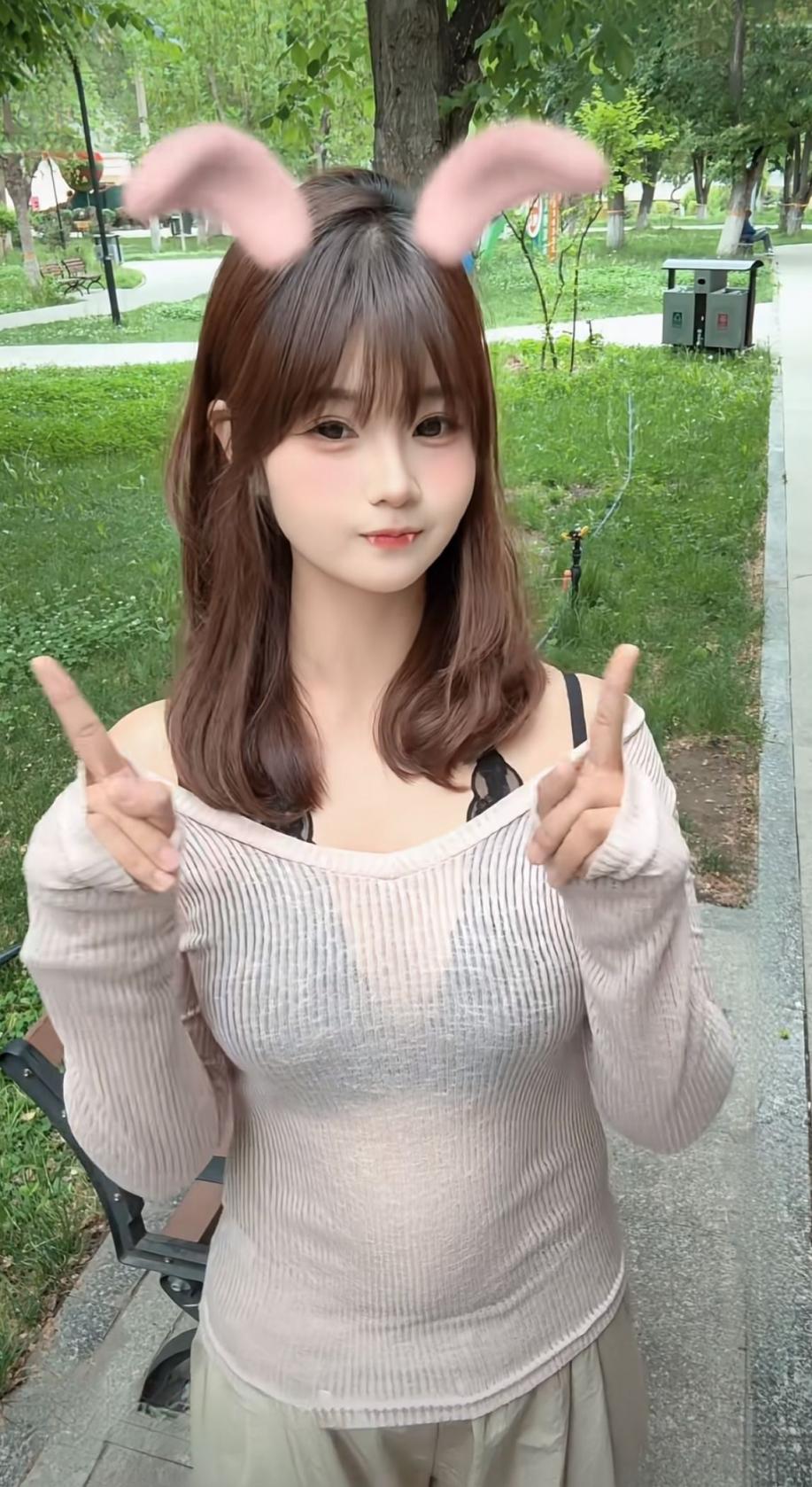 绝美胸模